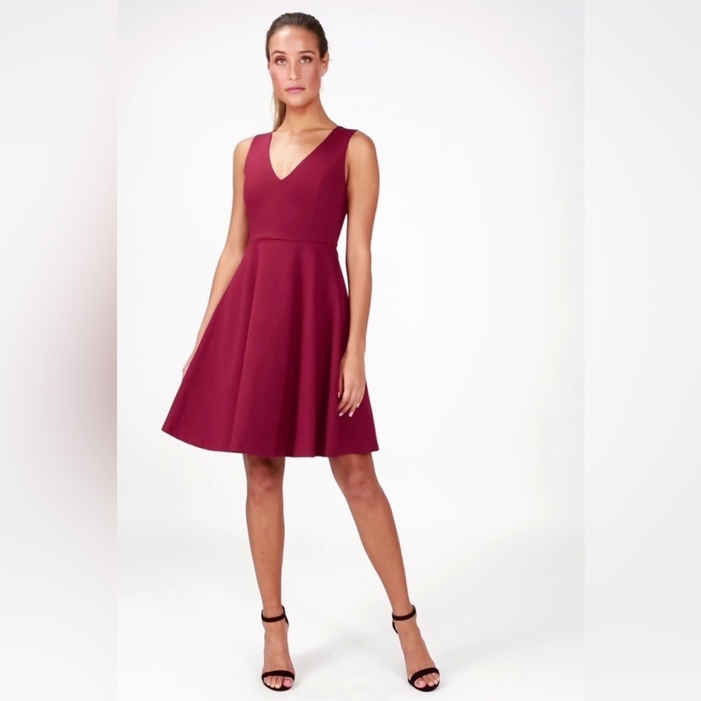 NWT Lulus Hello World Dress in Burgundy size small